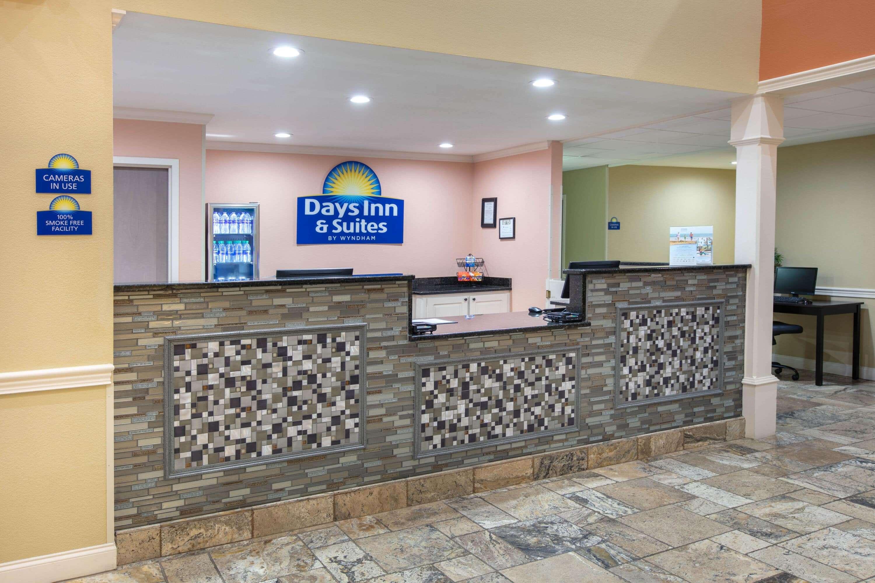Days Inn & Suites By Wyndham Florence/Jackson Area Exterior foto