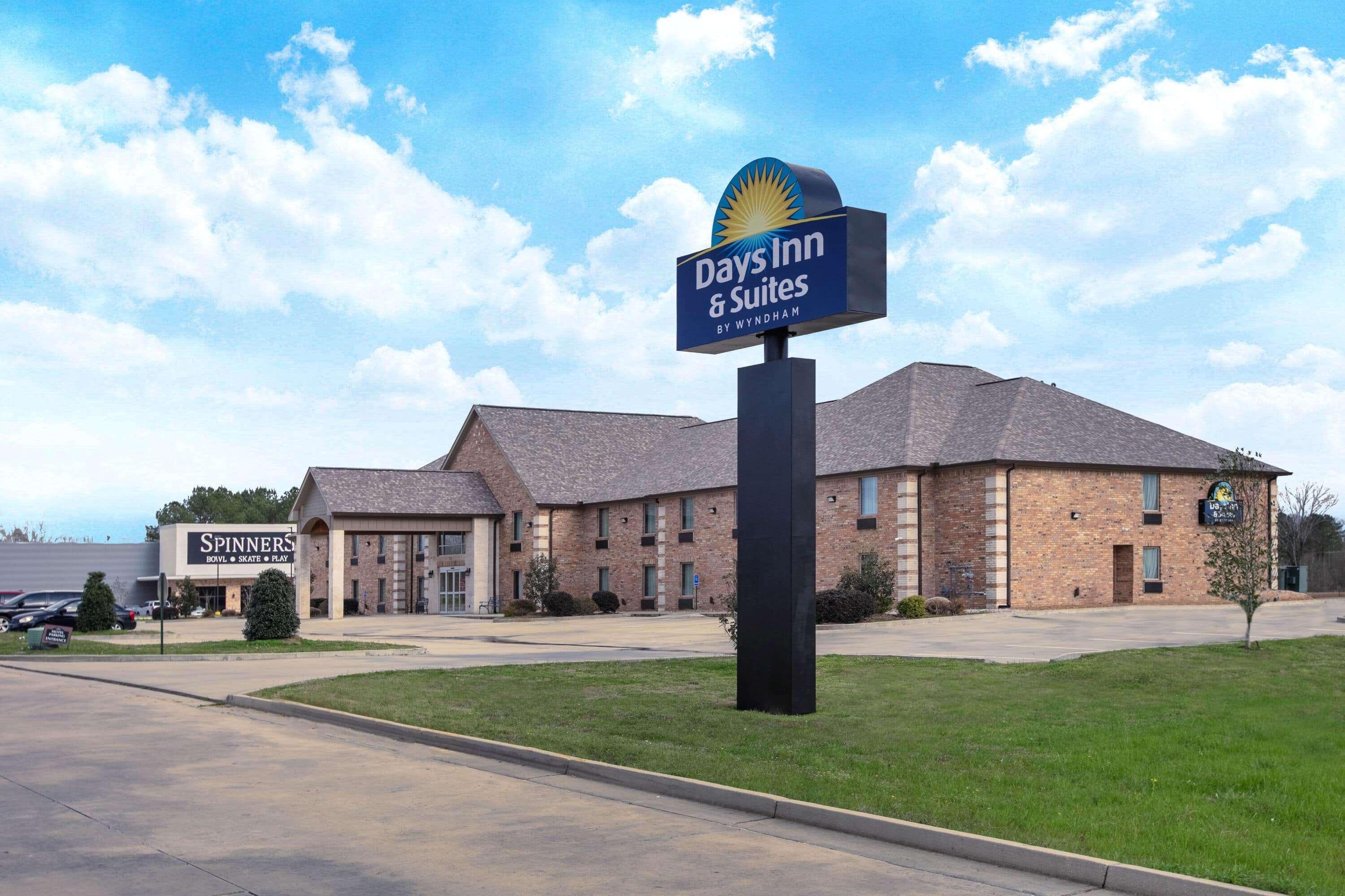 Days Inn & Suites By Wyndham Florence/Jackson Area Exterior foto
